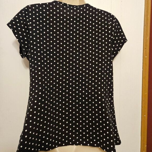 ELLE L EX COND pit to pit 17 1/2 length 23 inches - Picture 3 of 4